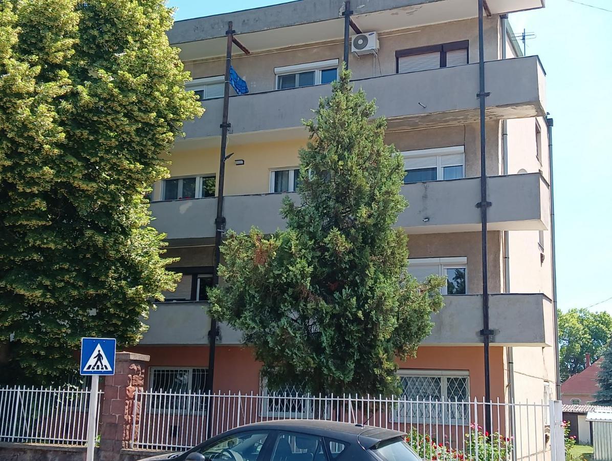 Appartement David Apartman à Siófok Extérieur photo